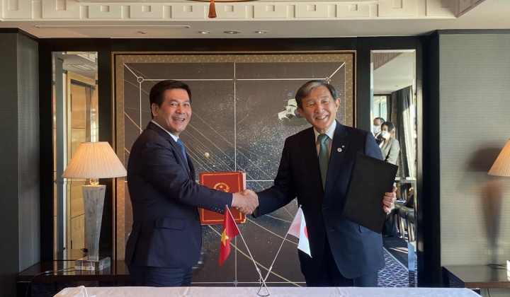 Bộ trưởng Bộ Công Thương Nguyễn Hồng Diên tiếp và làm việc với Thống đốc tỉnh Wakayama tại Tokyo