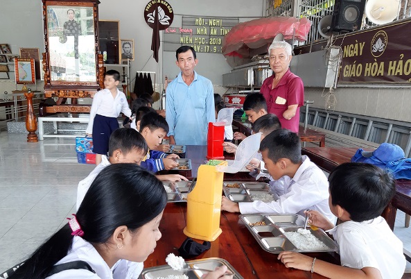 Tín đồ Phật giáo Hòa Hảo tham gia phát triển kinh tế và công tác xã hội