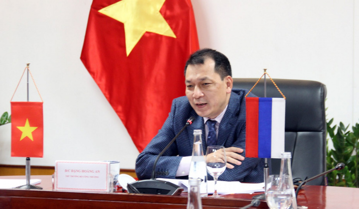 Việt Nam - Liên bang Nga thúc đẩy hợp tác trong lĩnh vực sản xuất ô tô