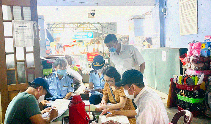 Quản lý thị trường Thừa Thiên-Huế: Tăng cường kiểm tra, kiểm soát, ổn định môi trường kinh doanh trong tình hình mới