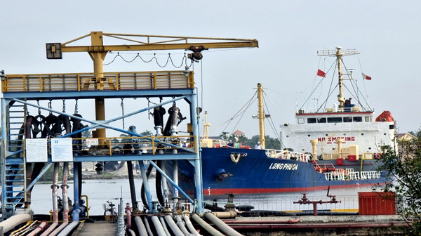 Petrolimex Hải Phòng: Chuyến hàng RON95-V đầu tiên cập bến Tổng kho Thượng Lý