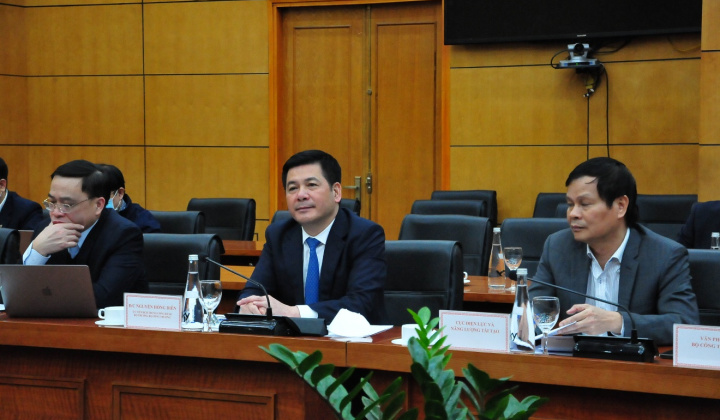 Bộ Công Thương: Khẩn trương hoàn tất thủ tục để triển khai các dự án lưới điện tỉnh Kon Tum