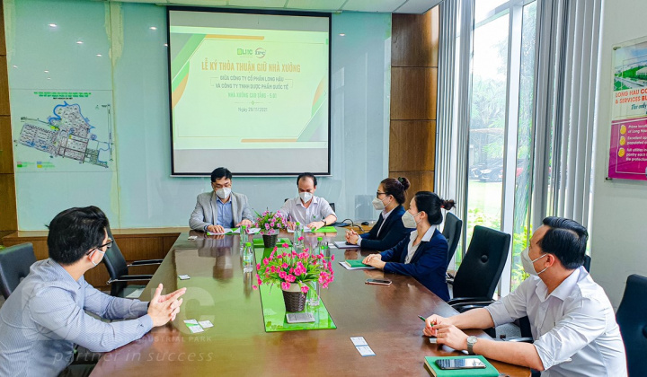 Doanh nghiệp thiết bị y tế đầu tiên hoạt động tại Nhà xưởng cao tầng Long Hậu