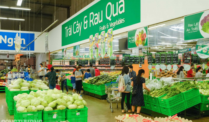 Thị trường ngày 30 Tết: Hàng hóa dồi dào, sức mua giảm nhẹ