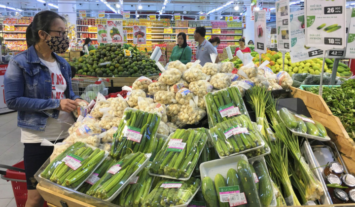 Hoa tươi, rau xanh đắt hàng sau 3 ngày Tết