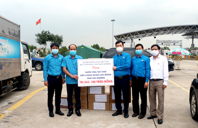 Tập đoàn Hóa chất Việt Nam chung tay hỗ trợ Hải Dương chống dịch covid-19