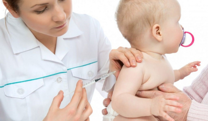 Có nên cho trẻ đi tiêm phòng trong thời gian dịch covid?