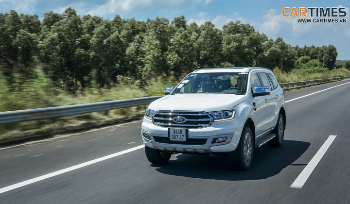 Lái xe đường dài dịp Tết cần chú ý điều gì?