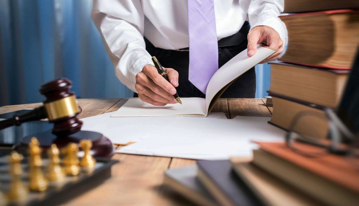 Bàn về khái niệm tài sản và tặng cho tài sản theo pháp luật Việt Nam