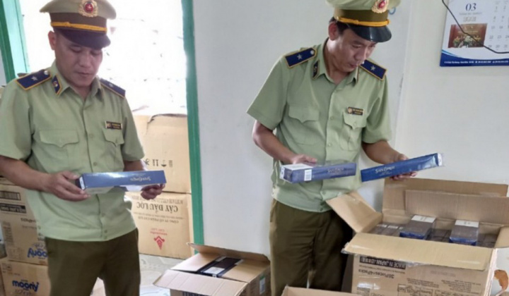 QLTT Phú Yên thu giữ 10.000 bao thuốc lá 555 nhập lậu