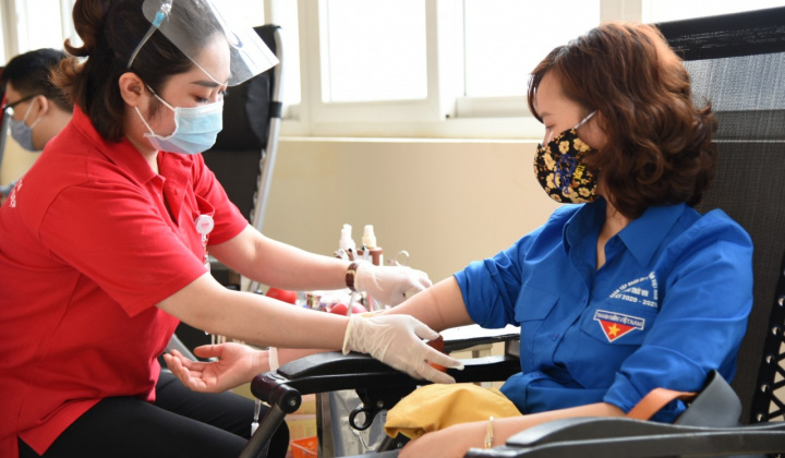 Tuổi trẻ TKV tích cực tham gia hiến máu tình nguyện