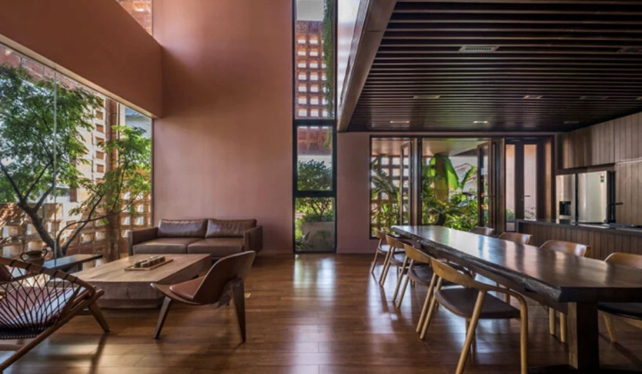 Ngôi nhà với những lỗ thông hơi độc đáo giữa làng gốm Bát Tràng