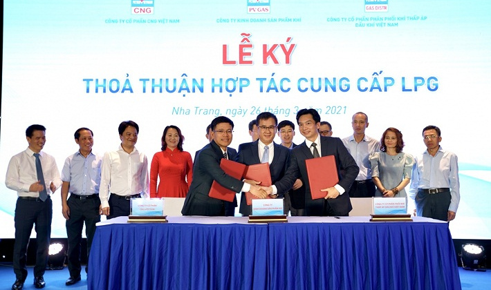 Ký kết “Thỏa thuận hợp tác cung cấp LPG” và “Hợp đồng khung cung cấp LNG” giữa các đơn vị của PV GAS
