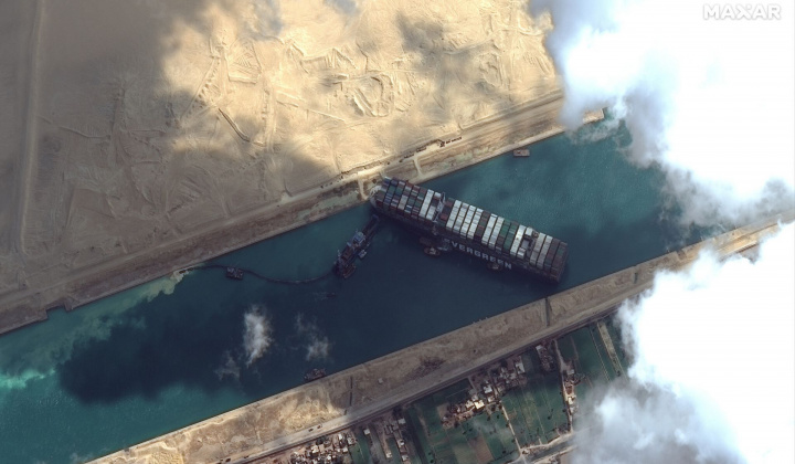 Giá dầu thô giảm nhẹ, thị trường tập trung theo dõi sự cố tắc nghẽn kênh đào Suez