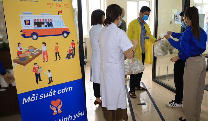 Tuổi trẻ Petrolimex: “Mỗi suất cơm - một tình yêu”