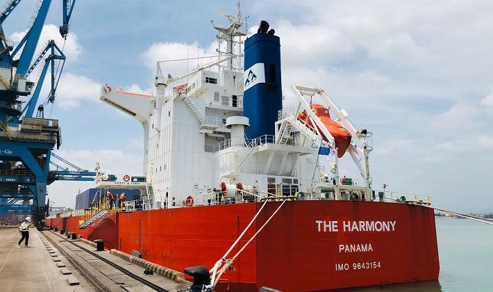 Tàu Harmony Hòa Phát hoàn thành chuyến đầu tiên, chở 80.000 tấn than cập cảng Dung Quất