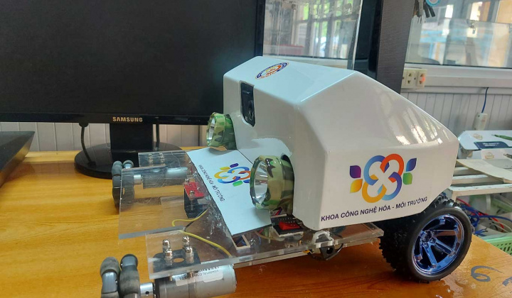 Cao đẳng Công nghiệp Huế chế tạo Robot phục vụ giảng dạy