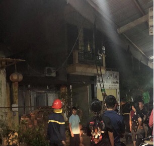 Hai công nhân ngành Điện lực miền Bắc dũng cảm cứu người