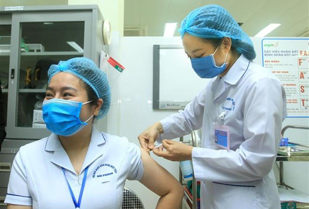 Ý kiến trái chiều về bản quyền sáng chế vắc-xin Covid-19