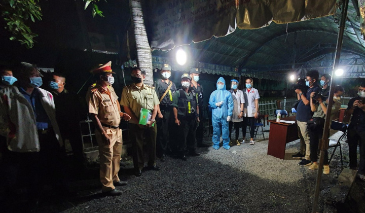 Quản lý thị trường TP. Hồ Chí Minh tăng cường lực lượng, trực chiến tại các chốt kiểm soát dịch