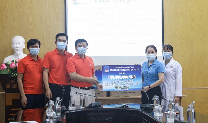 Petrovietnam giành 30 tỷ đồng ủng hộ Quỹ vắc-xin phòng Covid-19