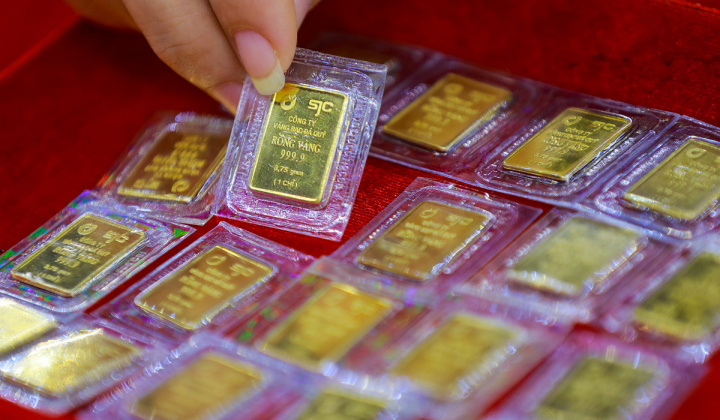 Giá vàng trong nước đồng loạt tăng mạnh, vàng thế giới vượt ngưỡng 1.900 USD/ounce