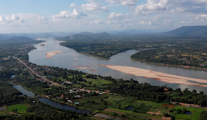 Thúc đẩy đầu tư trực tiếp của Việt Nam vào một số nước tiểu vùng sông Mekong trong bối cảnh cộng đồng kinh tế ASEAN được thành lập