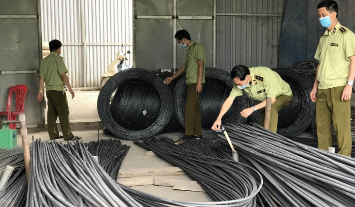 Quản lý thị trường tăng cường kiểm tra giá mặt hàng thép xây dựng