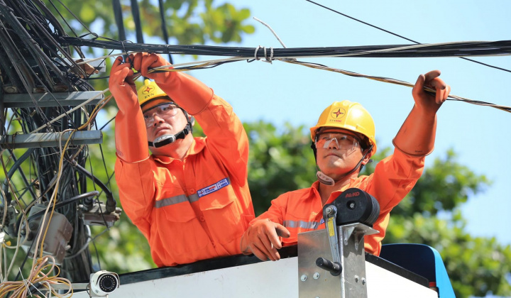 EVNHCMC tăng cường công tác ứng phó với mưa giông, lốc xoáy