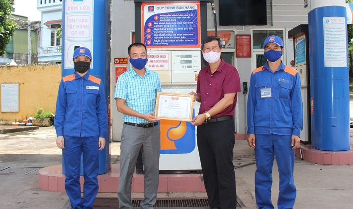 Xí nghiệp Xăng dầu Quảng Ninh: Vinh danh 2 cửa hàng tăng trưởng bán lẻ xuất sắc Quý I/2021