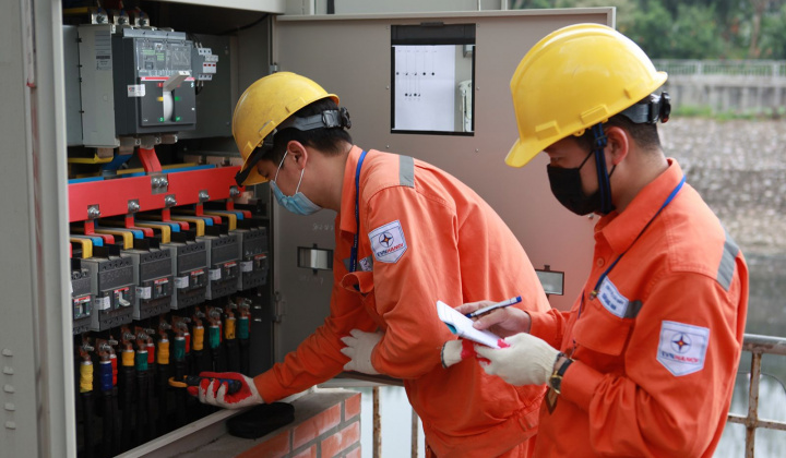 Tăng cường hiệu quả công tác dịch vụ khách hàng sử dụng điện mùa nắng nóng