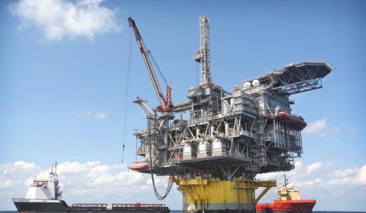 Giá dầu thô chạm mức cao nhất trong vòng 2 năm, thị trường lao động Hoa Kỳ hồi phục tích cực