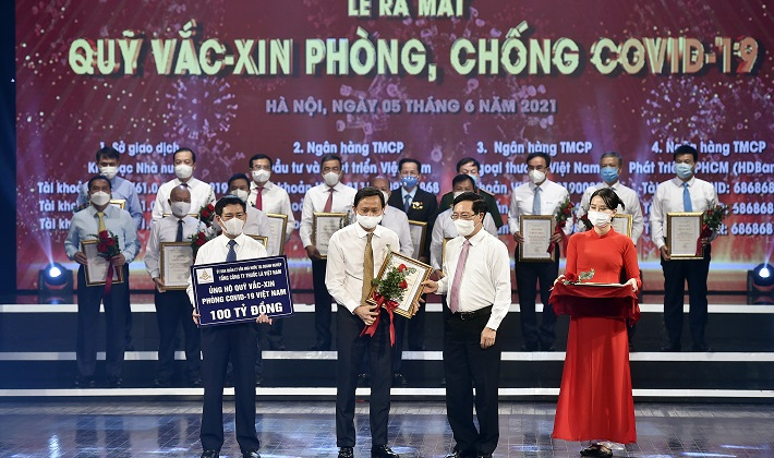 Vinataba ủng hộ 100 tỷ đồng vào Quỹ vắc-xin phòng, chống Covid-19