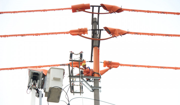 Tiêu thụ điện tại miền Bắc tăng kỷ lục, Điện lực miền Bắc tiết giảm điện tại trụ sở