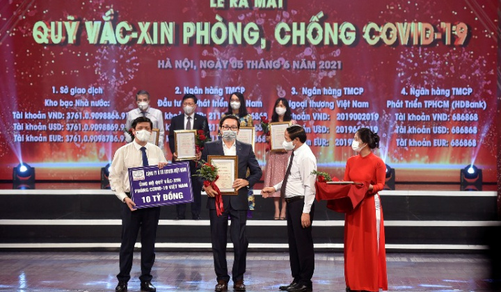 Toyota Việt Nam ủng hộ 10 tỷ đồng cho Quỹ Vắc - xin phòng COVID - 19