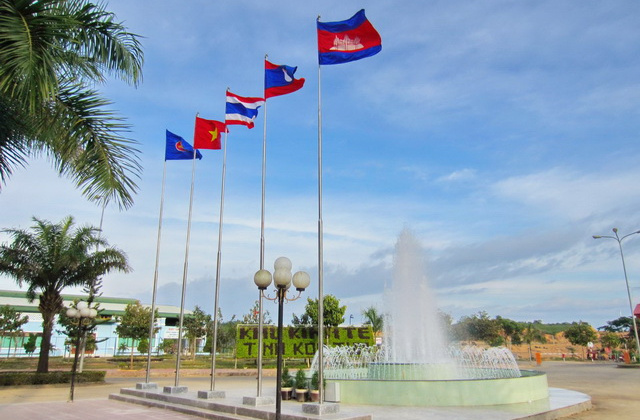 Thực hiện thỏa thuận hợp tác trong khu vực tam giác phát triển Campuchia - Lào - Việt Nam: Thực trạng và giải pháp