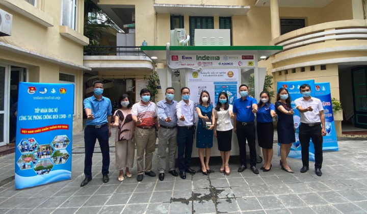 Doanh nghiệp CNHT Hà Nội trao tặng buồng xét nghiệm Covid-19 lưu động phục vụ phòng chống dịch bệnh