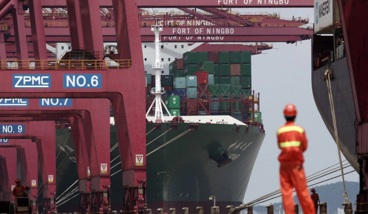 Cảng container lớn thứ ba Trung Quốc ngưng hoạt động, vận tải toàn cầu gián đoạn nghiêm trọng