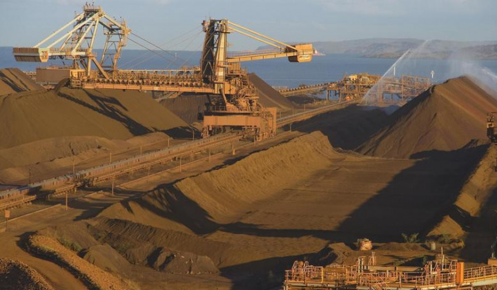 Trung Quốc kiểm soát nghiêm ngặt khí thải từ sản xuất thép, giá quặng sắt giảm trở lại