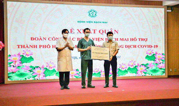 TKV ủng hộ Bệnh viện Bạch Mai 300 triệu đồng trong công tác phòng chống dịch Covid-19