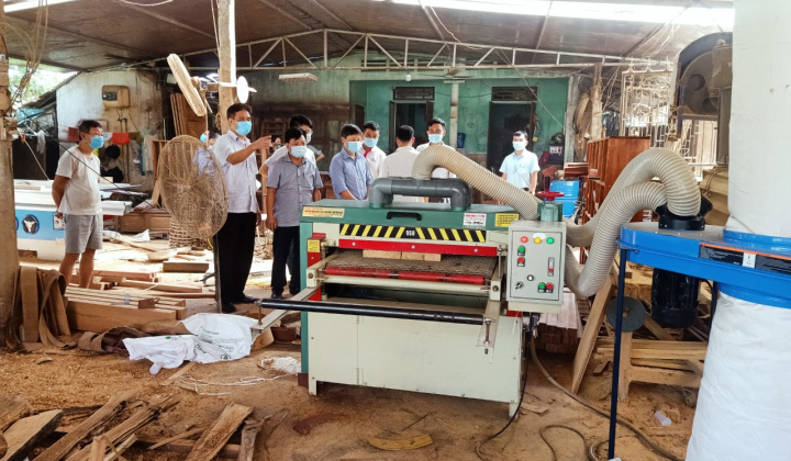 Vĩnh Phúc: Nghiệm thu đề án “Hỗ trợ kinh phí đầu tư máy móc thiết bị trong sản xuất Mộc”