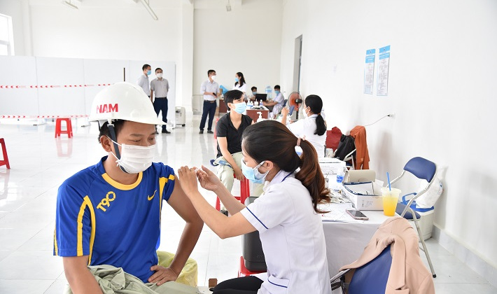 Công ty Nhôm Đăk Nông - TKV tiếp tục tiêm 657 liều Vaccine mũi thứ 2 cho công nhân