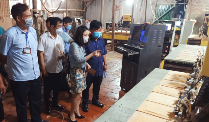 Vĩnh Phúc: Nghiệm thu đề án “Hỗ trợ kinh phí đầu tư máy móc  thiết bị tiên tiến trong sản xuất Mộc” tại cơ sở sản xuất Nguyễn Văn Tuấn