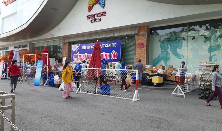 Mô hình "mang chợ ra không gian thoáng", "siêu thị bán hàng theo combo"