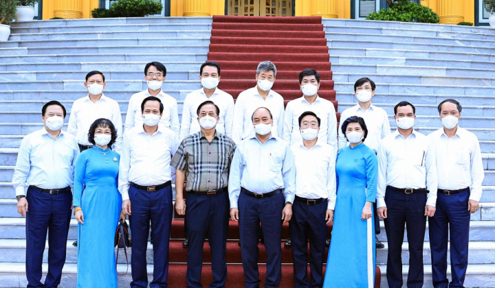 Chủ tịch nước Nguyễn Xuân Phúc: Trong đại dịch Covid-19 Việt Nam rất cần những nhân tố điển hình của ngành Dệt May