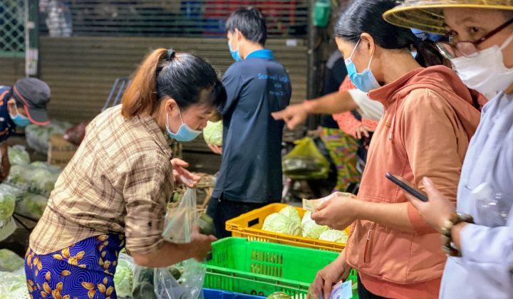 TP. Hồ Chí Minh từng bước mở cửa lại các chợ truyền thống