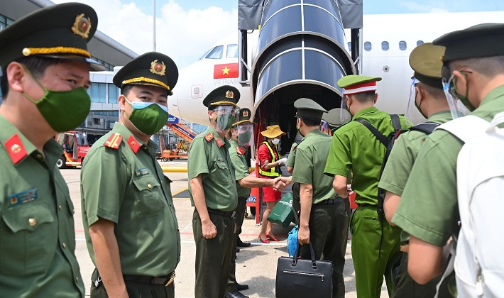 Gần 1.000 cán bộ, chiến sĩ Công an nhân dân hỗ trợ các tỉnh phía Nam chống dịch