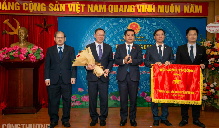 Tiếp tục hoàn thiện chính sách để vận hành thị trường điện minh bạch, hiệu quả