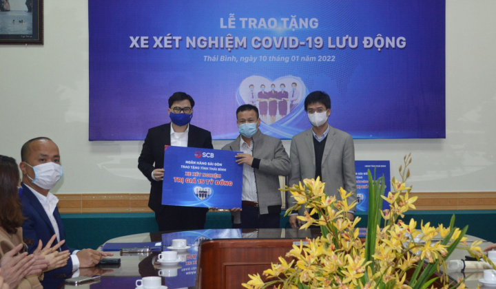 SCB tiếp tục chuỗi hoạt động trao tặng xe xét nghiệm lưu động tại Thái Bình và Thanh Hóa