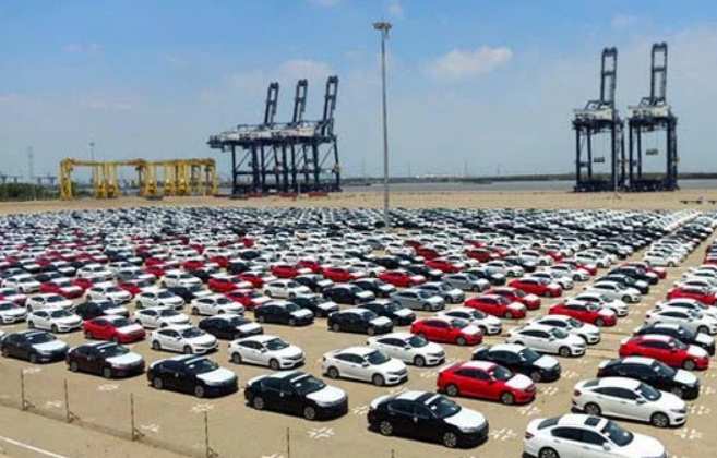 Năm 2021, nhập khẩu ô tô nguyên chiếc và linh phụ kiện đều tăng